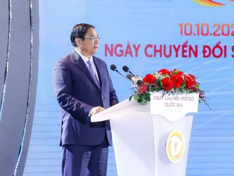 Thủ tướng: Chuyển đổi số phải để người dân, doanh nghiệp hưởng lợi