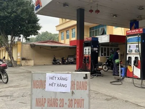 Bộ Công Thương hoả tốc mời doanh nghiệp xăng dầu họp về nguồn cung