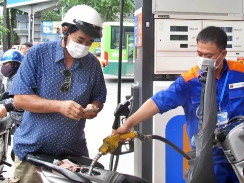 Tp.HCM: Bớt cảnh xếp hàng ở cây xăng, tình hình sắp ổn định trở lại