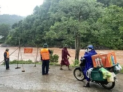 Mưa lớn ở Quảng Bình, nhiều khu vực miền núi bị chia cắt