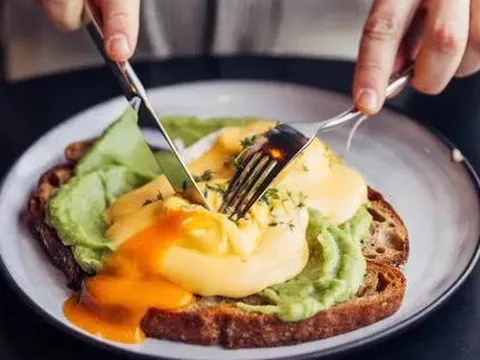 Ăn trứng lòng đào có an toàn? Đây là những gì chuyên gia nói