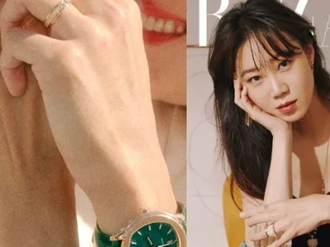 Gong Hyo Jin công khai ảnh cưới với chồng ca sĩ, tín vật cưới tiền tỷ thành tâm điểm