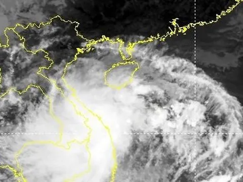 Áp thấp nhiệt đới mạnh lên thành bão, từ chiều nay gió giật mạnh trên đất liền