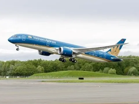 Vietnam Airlines lùi giờ khởi hành nhiều chuyến bay do bão số 5