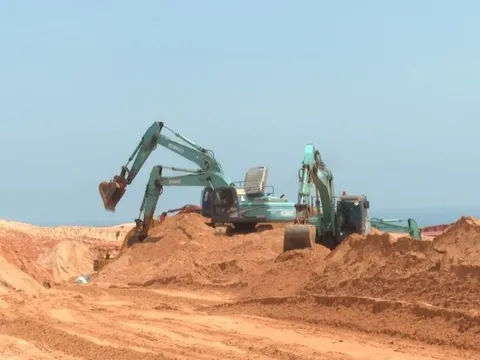 Bình Thuận: Tăng cường lực lượng tìm kiếm 3 công nhân bị vùi lấp