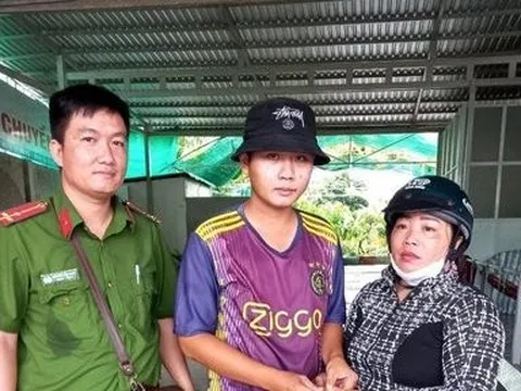 Cà Mau: Nhân viên cây xăng trả lại nhẫn vàng 24K cho khách đánh rơi