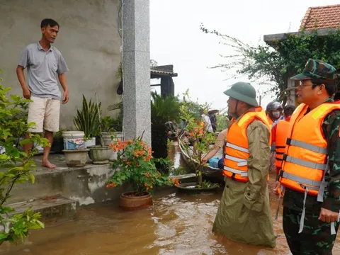 Lãnh đạo tỉnh Thừa Thiên Huế kiểm tra, chỉ đạo khắc phục hậu quả tại các vùng rốn lũ
