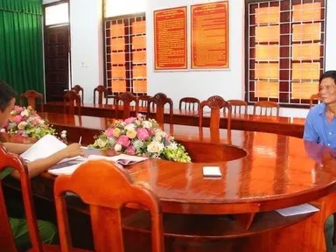 Vĩnh Long: Bắt quả tang sà lan khai thác cát không phép trên sông Cổ Chiên
