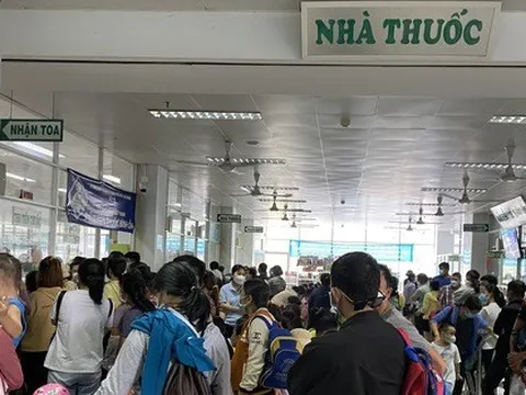 Trẻ mắc bệnh hô hấp vẫn đang tăng mạnh, bệnh viện tìm nhiều cách giảm tải