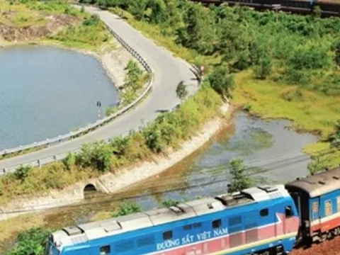 Vé tàu Tết Quý Mão 2023 mở bán từ 25/10, cao nhất hơn 2,7 triệu đồng/vé