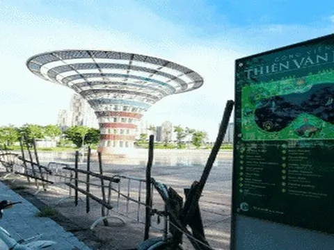 Cận cảnh công viên trăm tỉ xây sai quy hoạch ở Hà Nội