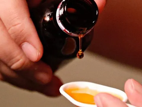 Indonesia phát hiện chất cấm trong siro ho khiến cả trăm trẻ tử vong