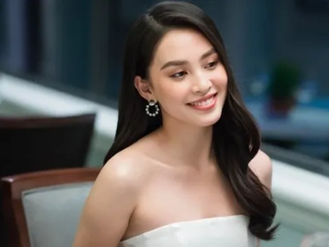 Hoa hậu Trần Tiểu Vy háo hức báo tin vui, chuẩn bị làm lễ tốt nghiệp đại học