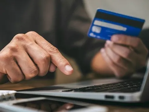 Khởi tố đối tượng chiếm đoạt tiền người khác chuyển khoản nhầm