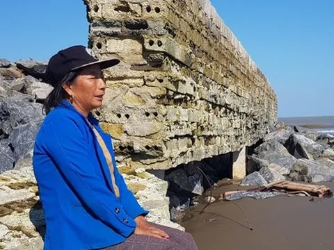 Biển xâm thực dài 1,5 km nuốt nhiều ha đất, Thanh Hóa phải cầu cứu Bộ