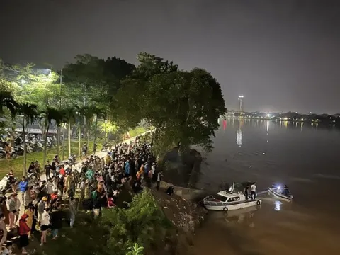 Huế: Tìm tung tích nam thanh niên nhảy cầu Dã Viên