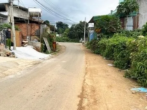 Nghi phạm đâm tử vong nam sinh lớp 9 ra đầu thú