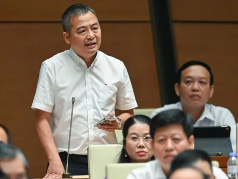 Cấp giấy phép hành nghề khám chữa bệnh 5 năm: Tốn kém hay thông lệ quốc tế?