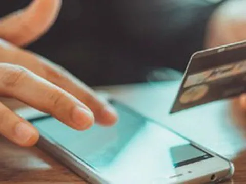 Cần làm gì khi nhận tiền chuyển khoản nhầm để không bị quy vào tội chiếm đoạt tài sản?