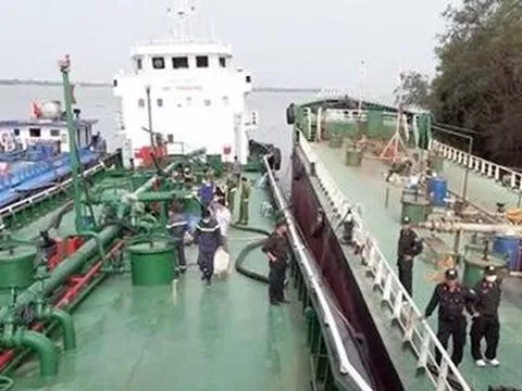 Vụ buôn lậu gần 200 triệu lít xăng: Hé lộ tình tiết ông trùm đầu thú giám đốc Công an tỉnh