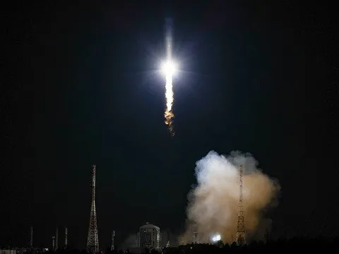 Chạy đua với Starlink, Nga phóng vệ tinh Internet băng thông rộng đầu tiên
