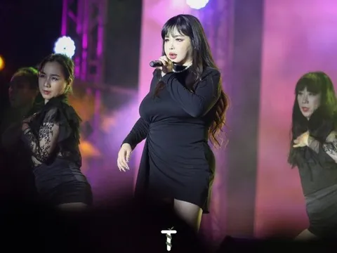 Park Bom tăng cân bất thường