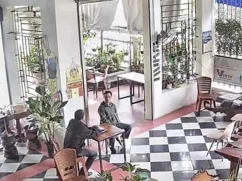 Huế: Kiểm tra 2 người đàn ông xưng cán bộ huyện đi quyên góp tiền bão lũ