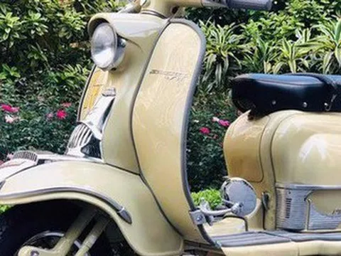 Xe máy đời cổ hàng 'độc' ở Hà Nội