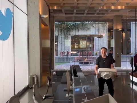 Tỉ phú Elon Musk 'dọn dẹp' Twitter