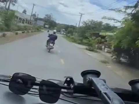 Xác minh vụ người đàn ông cản trở xe cứu thương đi đón người bệnh