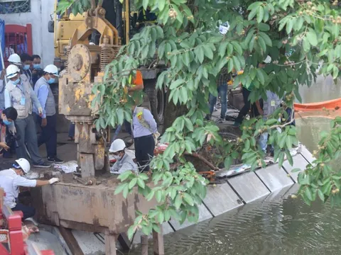 Nhà khoa học với công nghệ Việt bảo vệ bờ hồ Hoàn Kiếm