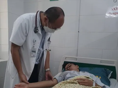 Cảnh giác biến chứng nặng ở trẻ mắc sốt xuất huyết