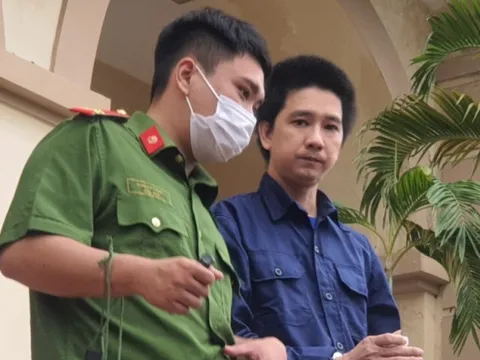 Mức án khoan hồng cho nhóm cướp xe máy để siết nợ