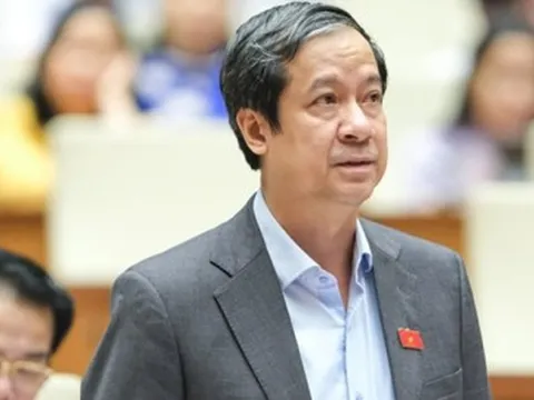 Bộ trưởng GD&ĐT: Giáo viên đi dạy 5 năm, thu nhập chỉ 6 triệu đồng/tháng