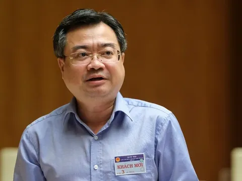 Bộ trưởng Nguyễn Thanh Nghị trả lời chất vấn đầu tiên