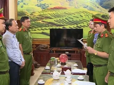Thanh Hóa: Khởi tố, bắt tạm giam nguyên chủ tịch huyện