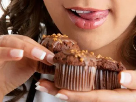 10 thực phẩm không nên ăn khi bụng đói kẻo "phá nát" dạ dày