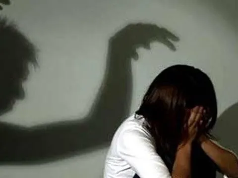 Đà Nẵng: Tạm giữ hình sự người đàn ông dâm ô con riêng vợ hờ