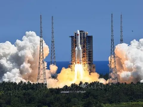 Trung Quốc hoàn thành thử nghiệm động cơ tên lửa nhiên liệu lỏng mới