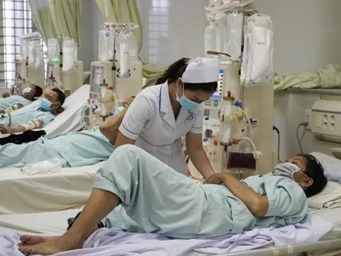 Hàng loạt máy hỏng, bệnh nhân phải chạy thận lúc nửa đêm