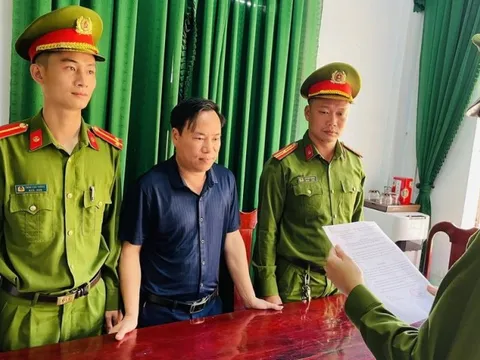 Hà Tĩnh: Khởi tố cán bộ địa chính chiếm đoạt tiền làm sổ đỏ của dân