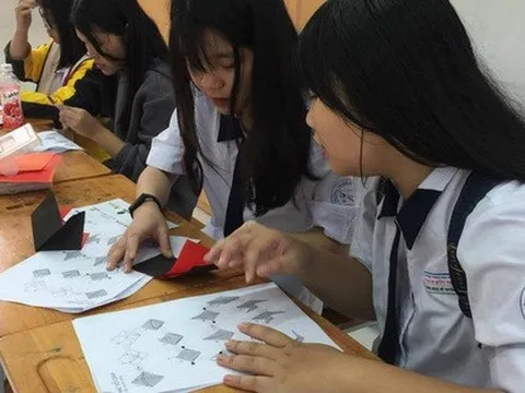 Thủ tướng Chính phủ yêu cầu xem lại lịch học của học sinh TP HCM từ 7 giờ