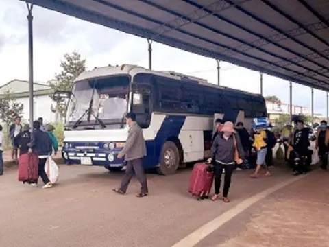Lừa bán người ra nước ngoài, 2 cậu cháu vướng vào vòng lao lý