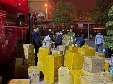 Bắt đối tượng vận chuyển trái phép lượng lớn hàng qua biên giới