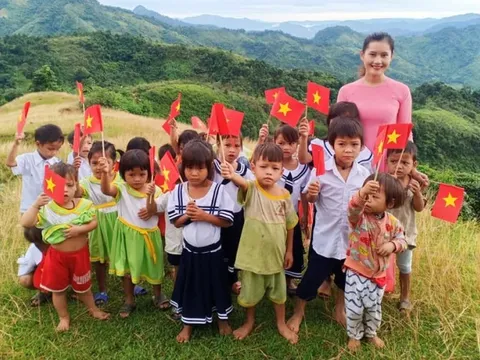 Cấp bách tăng lương, phụ cấp ưu đãi cho giáo viên theo tinh thần 'có thực mới vực được đạo'