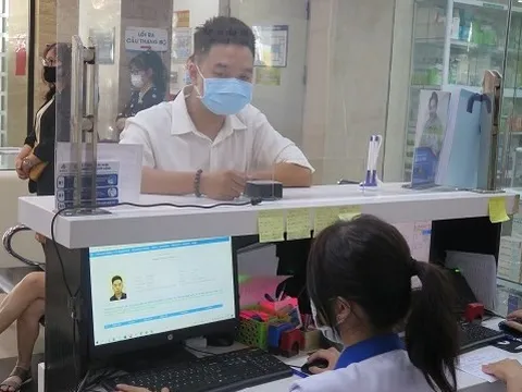 Khám, chữa bệnh bằng căn cước công dân gắn chip: Thuận lợi đôi đường