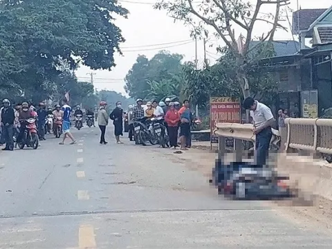 Nghệ An: Va chạm với xe tải, người phụ nữ đi xe máy tử vong