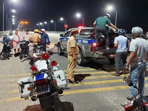 Huế: Xử lý hàng chục “quái xế” manh động, lạng lách thách thức CSGT