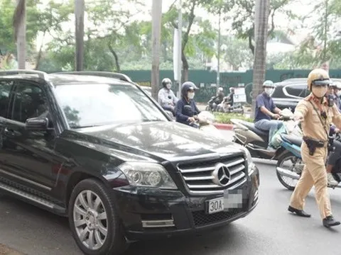 Uống bia rượu buổi trưa, nhiều tài xế ngậm ngùi ký biên bản