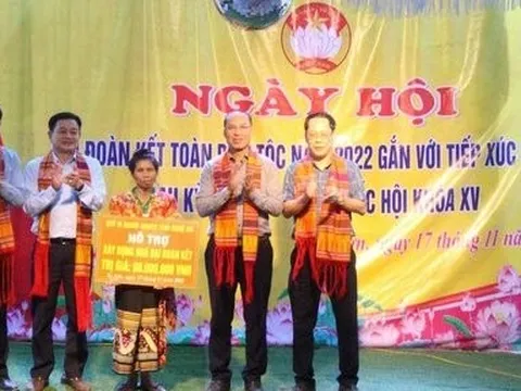 Người dân vùng lũ quét chung vui ngày hội Đại đoàn kết